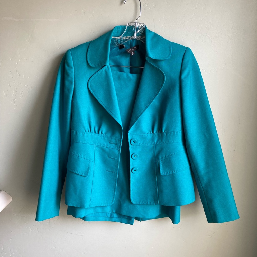 Anne Klein turquoise blazer and skirt suit two piece set business